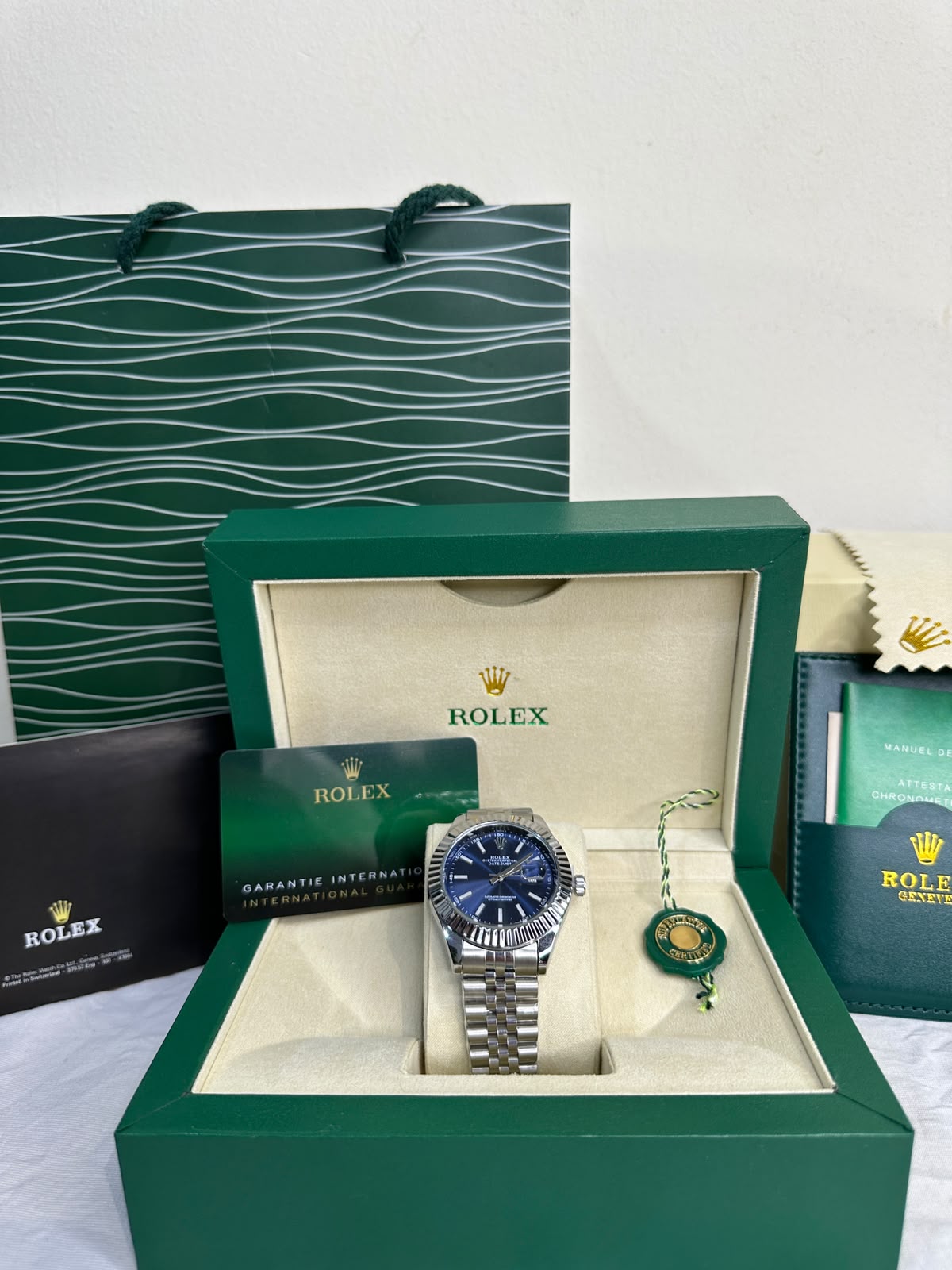 Rolex Bleu avec packaging complet