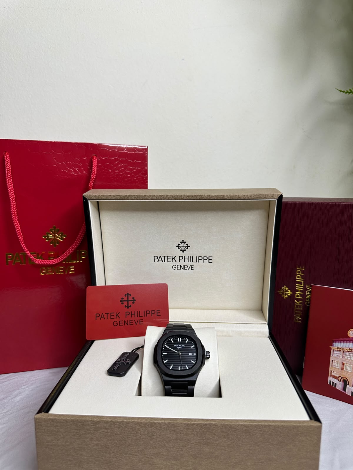 patek philippe Noire Complet avec packaging complet